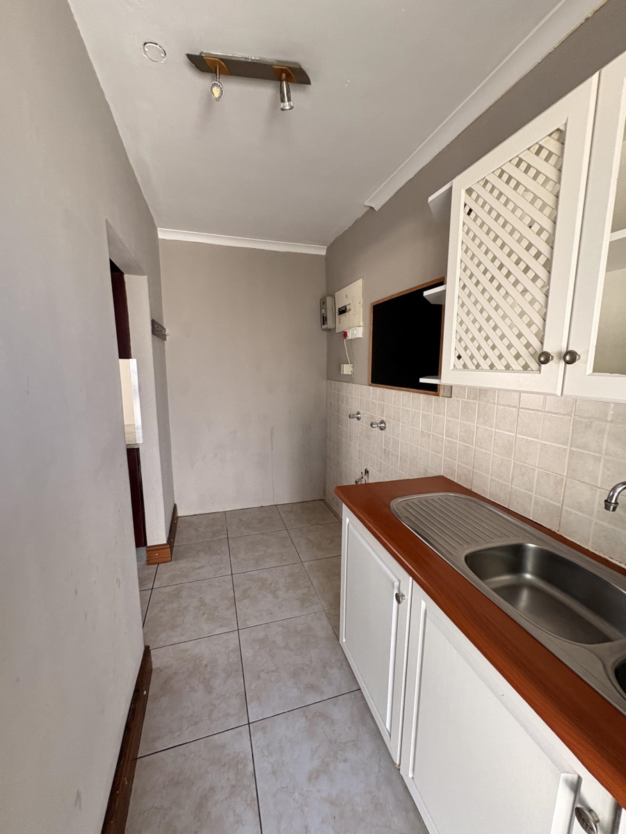 To Let 4 Bedroom Property for Rent in Kirstenhof Western Cape
